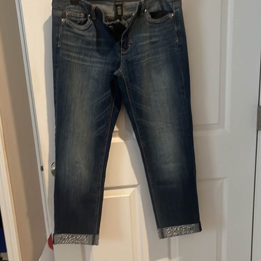 Size 8 White House black market ankle rhinestone jean